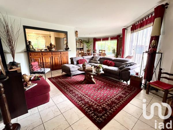 Maison 7 pièces de 202 m² à Salles (33770)