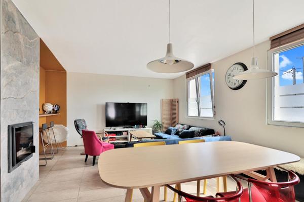 Maison entièrement rénovée en 2024 édifiée sur 873 m² de terrain.