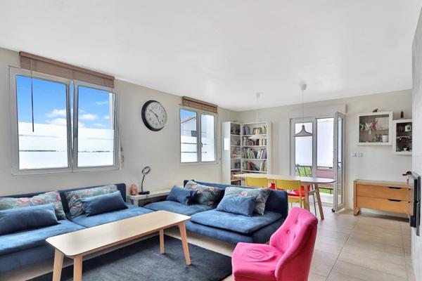 Maison entièrement rénovée en 2024 édifiée sur 873 m² de terrain.