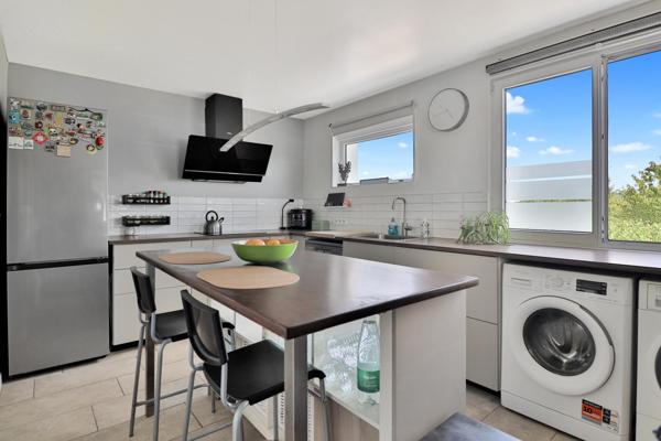 Maison entièrement rénovée en 2024 édifiée sur 873 m² de terrain.