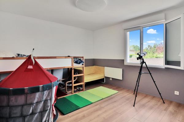 Maison entièrement rénovée en 2024 édifiée sur 873 m² de terrain.