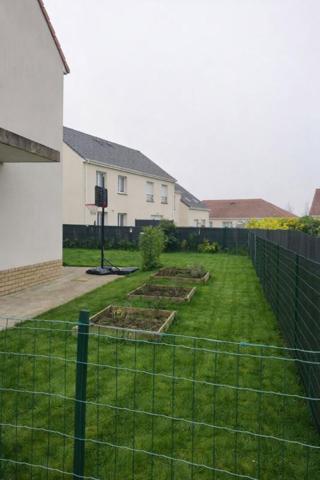 Maison contemporaine T4  90 m² avec étage, implantée sur 300 m² de terrain clos  288750