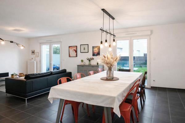 Maison contemporaine T4  90 m² avec étage, implantée sur 300 m² de terrain clos  288750