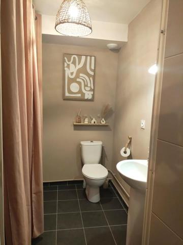 Maison contemporaine T4  90 m² avec étage, implantée sur 300 m² de terrain clos  288750