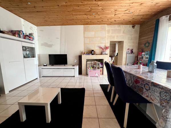 Maison rénovée avec piscine, dépendances et climatisation réversible