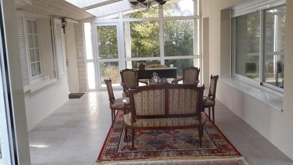 Très belle propriété sur un parc paysagé clos de 2354 m2