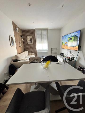 Immeuble à vendre  197 m 2   ST QUENTIN  - 02