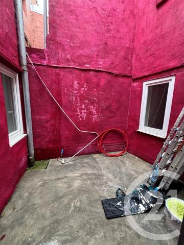 Immeuble à vendre  197 m 2   ST QUENTIN  - 02
