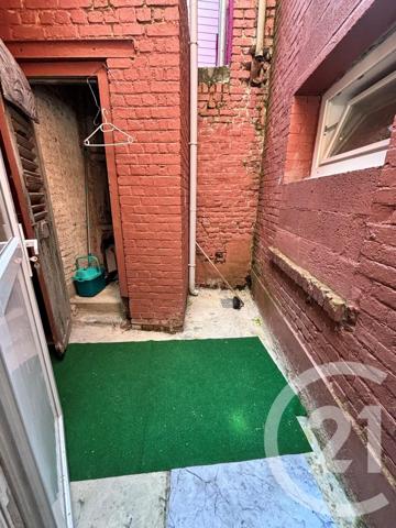 Immeuble à vendre  197 m 2   ST QUENTIN  - 02