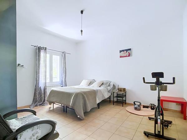 Maison à vendre de 140 m² avec piscine sur une parcelle de 650 m² - Secteur Saint-Loup Marseille 10e