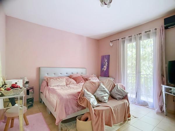 Maison à vendre de 140 m² avec piscine sur une parcelle de 650 m² - Secteur Saint-Loup Marseille 10e