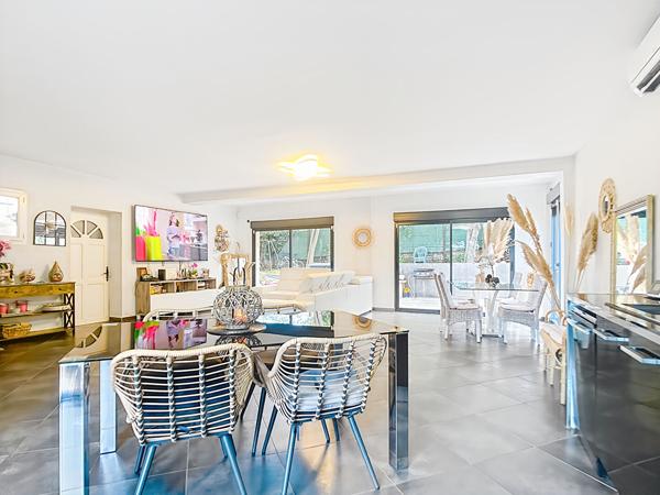 Maison à vendre de 140 m² avec piscine sur une parcelle de 650 m² - Secteur Saint-Loup Marseille 10e