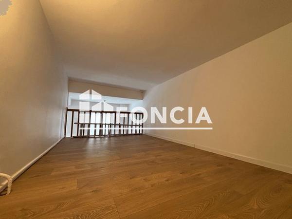 Location Studio 32.73 m² - 3 RUE DENUZIERE Lyon 69002