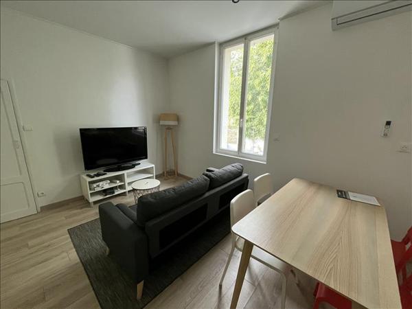 Appartement à louer 595 € CC ANGOULEME 2 p 45 m² DPE C