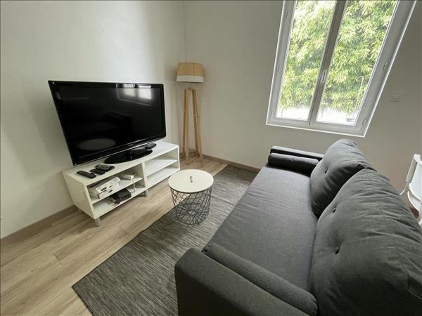 Appartement à louer 595 € CC ANGOULEME 2 p 45 m² DPE C