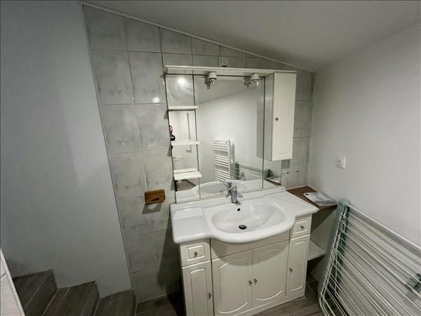 Appartement à louer 595 € CC ANGOULEME 2 p 45 m² DPE C