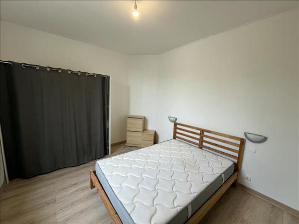 Appartement à louer 595 € CC ANGOULEME 2 p 45 m² DPE C