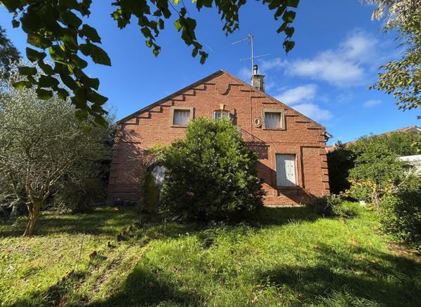 COEUR COTE PAVEE MAGNIFIQUE TOULOUSAINE DE TYPE 6 A RENOVER