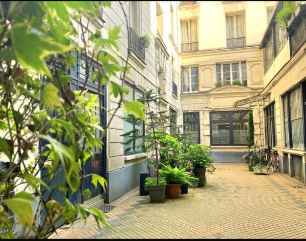 Paris (75018) Grand trois pièces lumineux