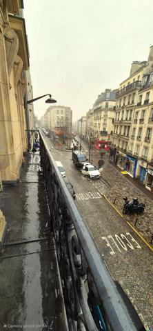 Paris (75018) Grand trois pièces lumineux