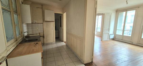 Paris (75018) Grand trois pièces lumineux