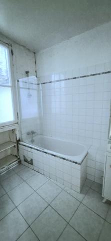 Paris (75018) Grand trois pièces lumineux