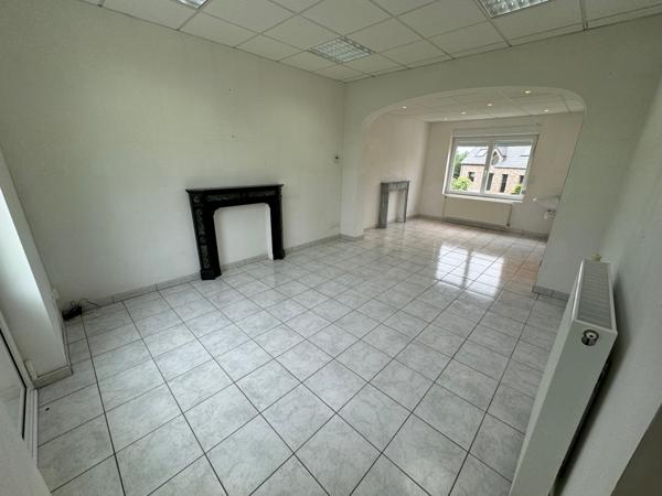 SEMI PLAIN PIED INDIVIDUEL À LA FRONTIÈRE