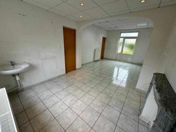 SEMI PLAIN PIED INDIVIDUEL À LA FRONTIÈRE