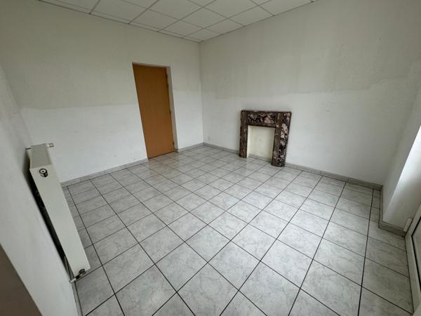 SEMI PLAIN PIED INDIVIDUEL À LA FRONTIÈRE