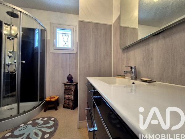 Maison à vendre 6 pièces 108 m² Tonnay-Charente