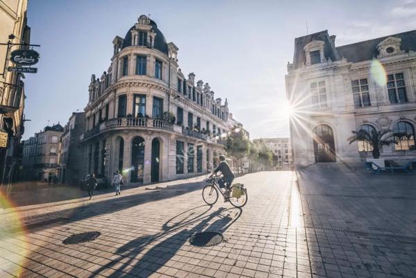 À vendre : Appartement lumineux de 2 pièces à Poitiers à proximité des transports en commun et des commerces