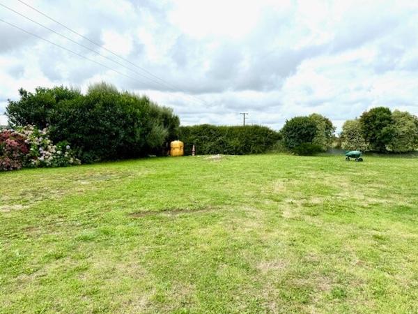 12 mn de PAIMPOL, très beau terrain plat