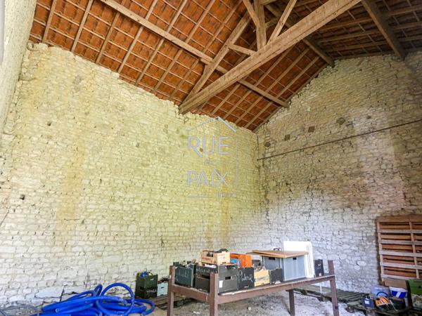 86140 SAVIGNY SOUS FAYE Grange Savigny Sous Faye 1 pièce(s) 100 m2