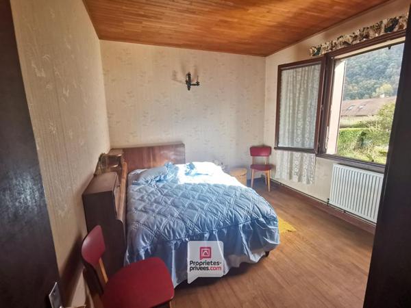 Maison avec potentiel - Le Cheylas  -+ garage double+ sous sol + combles aménageables