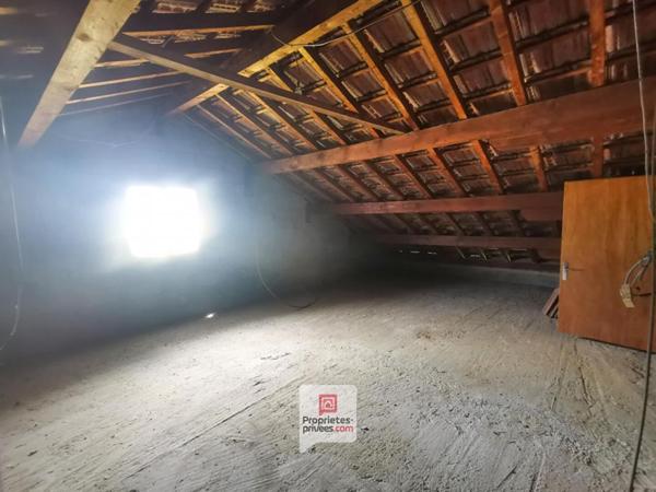 Maison avec potentiel - Le Cheylas  -+ garage double+ sous sol + combles aménageables