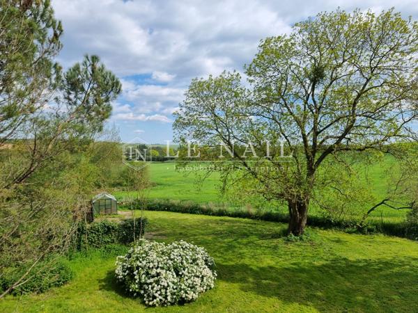 LOGIS SARTHOIS ET DEPENDANCES DANS UN BEL ENVIRONNEMENT EN PAYS DE LA LOIRE