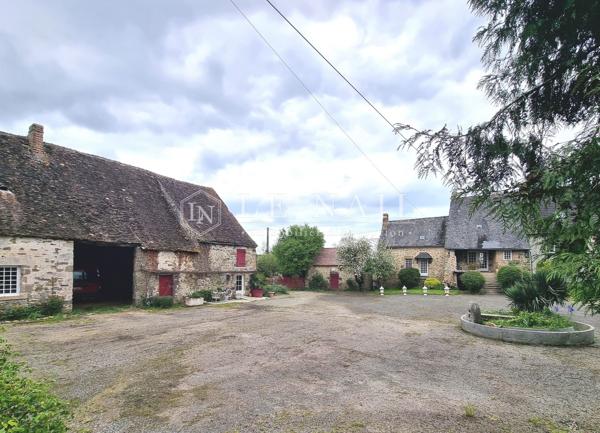 LOGIS SARTHOIS ET DEPENDANCES DANS UN BEL ENVIRONNEMENT EN PAYS DE LA LOIRE