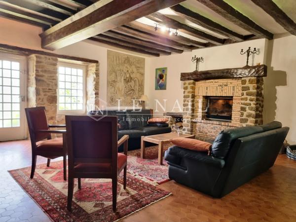 LOGIS SARTHOIS ET DEPENDANCES DANS UN BEL ENVIRONNEMENT EN PAYS DE LA LOIRE