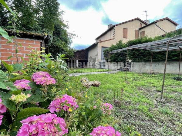 Exclusivité : Maison de ville de type T5 avec garage et jardin.