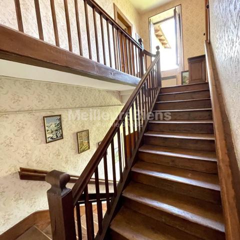 Exclusivité : Maison de ville de type T5 avec garage et jardin.