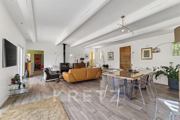 Nîmes secteur ouest, Villa d'architecte plain-pied 217 m², piscine chauffée, terrain paysager 3 000m