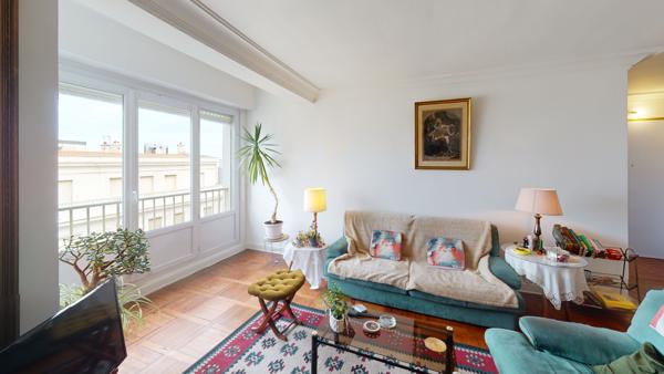 Magnifique appartement de 85 m2 avec superbe vue mer, très lumineux, traversant, avec cave