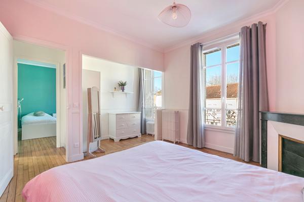 Versailles Montreuil Maison 7 pièces 167m² au sol sur parcelle de 300 m² environ avec garage €1 345 000 ** - Référence 27210