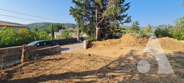 Terrain 853 m2