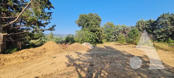 Terrain 853 m2