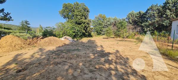 Terrain 853 m2