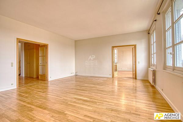 Versailles Glatigny Appartement d'exception 6 pièces duplex 184.40 m² situé au 1er et dernier étage d'une propriété divisée. En dépendance: 2 caves, chambre de service, jardin arboré et place de parking €1 620 000 ** - Référence 27202