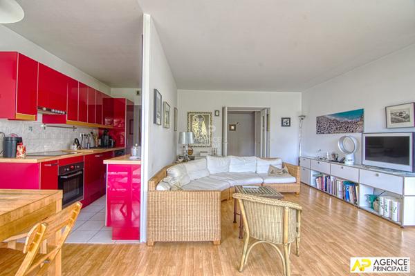 Versailles Clagny Appartement 86.74 m² carrez situé au 2ème étage avec ascenseur, balcons filants, cave, box et parking en sous-sol €520 000 ** - Référence 27291