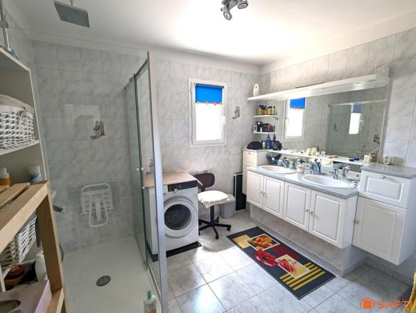 Villa 162m2 avec appartement indépendant à deux pas du Pont du Gard