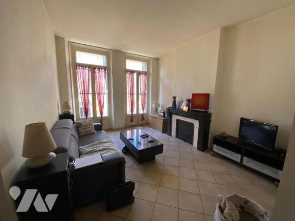 A VENDRE/APPARTEMENT/TOULON : quartier Haute-Ville, face au musée d'Art et à deux pas du jardin...